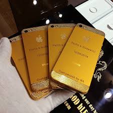  На свадьбе дочери президент подарил гостям золотые iphone - ФОТО