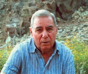 E-Kitab: Əkrəm Əylisli. Nənəmin tütün kisəsi. (Hekayə)