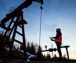 В Иране намерены возобновить разведку нефтяных и газовых месторождений в море В Иране намерены возобновить разведку нефтяных и газовых месторождений в море