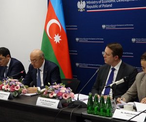 Кямаледдин Гейдаров рассказал в Варшаве о бизнес-климате в Азербайджане Кямаледдин Гейдаров рассказал в Варшаве о бизнес-климате в Азербайджане