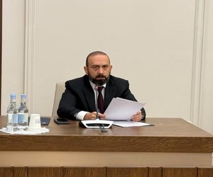 Mirzoyan: TRIPP dəmir yolunda sərnişin daşımaları olacaq Mirzoyan: TRIPP dəmir yolunda sərnişin daşımaları olacaq