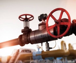 Natural Gas Futures Drop on New York Mercantile Exchange Natural Gas Futures Drop on New York Mercantile Exchange