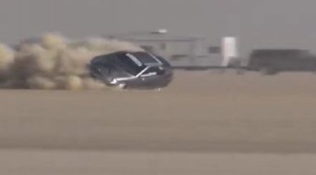 Гонщик чудом остался жив, перевернувшись на скорости 300 км/ч -ВИДЕО