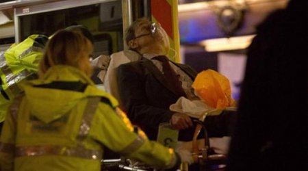Teatrın eyvanı uçdu, xəsarət alan var - FOTO