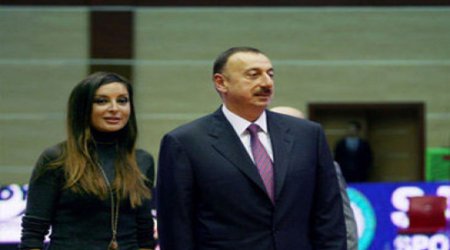 Ильхам Алиев с супругой в поселке Ени Рамана