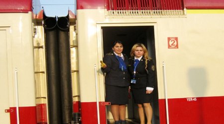 На международных рейсах "АЖД" не будет проводников-мужчин