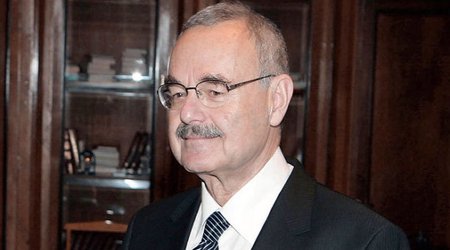 Артур Раси-заде представляет отчет в парламенте