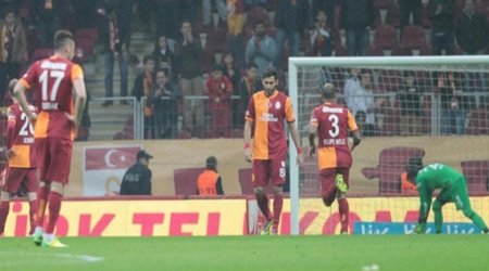 "Qalatasaray"a böyük - ŞOK