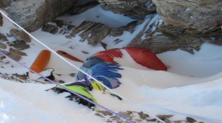 Everestdə 200 meyit tapıldı - FOTO