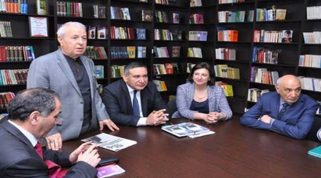 Rəşad Məcidin “Dəlicəsinə” kitabının təqdimatı keçirildi