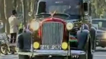 Bakıda retro maşınların paradı - VİDEO