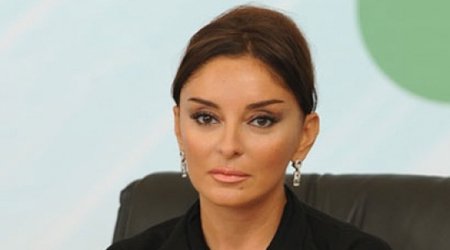 Первая леди Азербайджана Мехрибан Алиева ознакомилась с Храмом литературы в Ханое