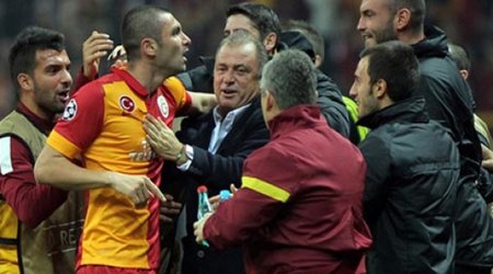 Türkiyə millisində qalmaqal: Burak Terimə qarşı