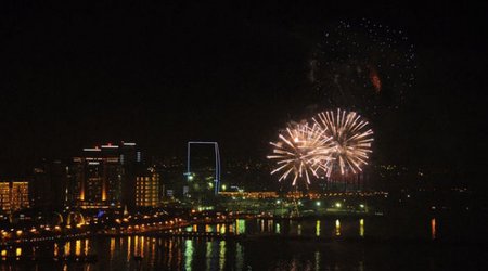 Bakıda bayram konserti və atəşfəşanlıq - FOTOLAR