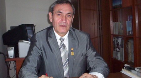 Erməni yazıçı Azərbaycandan sığınacaq almağa hazırlaşır