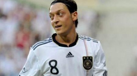 "Məsut Özil əvəzolunmaz futbolçu deyil"