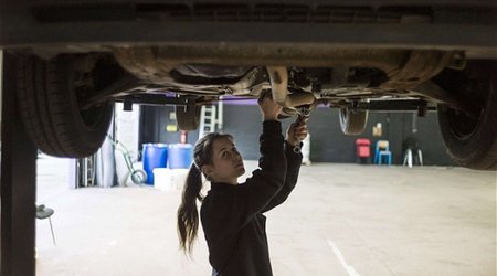 Women flock to Paris all-female garage for.... - PHOTO