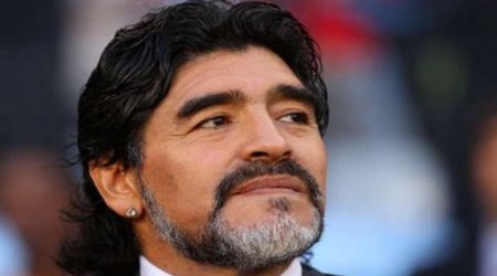 Maradona: "Pele muzeyə qoyulmalıdır"
