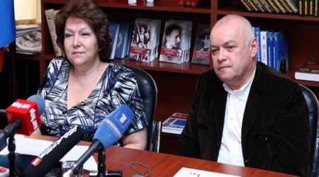 Kremlin-linked media chief warns Armenia