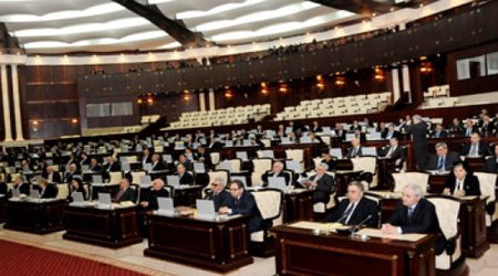 О финансовых операциях иностранцев в Азербайджане будут информироваться их страны