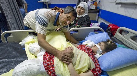 Iraqi girl, 15, and her mother each lose both their legs - PHOTO