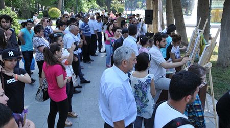 "Sahil bağı"nda gənc rəssamların sərgisi