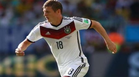 Toni Kroos "Real"la müqavilə imzalayıb?