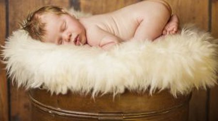 Photos of tiny two-week old babies snoozing will melt your heart - PHOTO