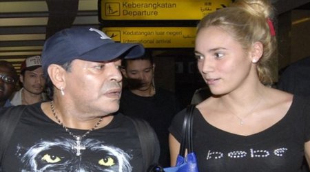 Maradona keçmiş sevgilisini oğurluqda ittiham edir