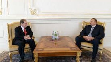 President Aliyev receives outgoing US ambassador