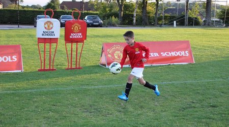 “Mançester Yunayted” Yay Futbol Məktəbinin qalibləri Old Traffordda - FOTOLAR