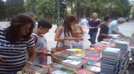 Bakıda endirimli kitab yarmarkası başladı