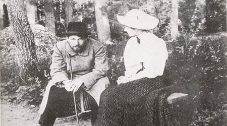 Məşhur ədibin “cismani” romanları - FOTOLAR