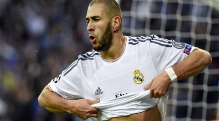 Benzema signs contract extension at Madrid