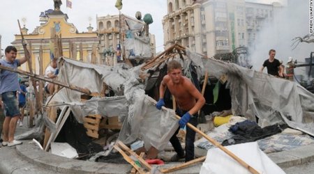U.S. warns Russia not to intervene in Ukraine