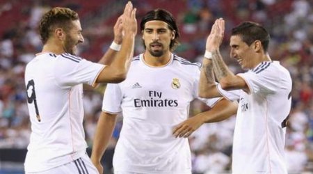 "Real" iki futbolçusu ilə yolları ayırır