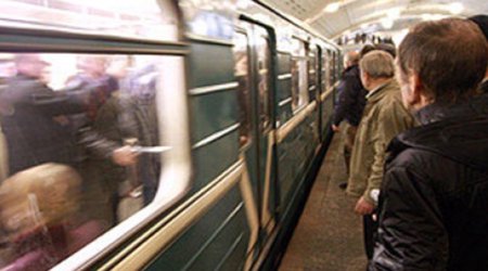 Bakı metrosunda təhlükə - VİDEO