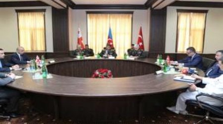 Azerbaijani, Georgian and Turkish Defense Ministers hold trilateral meeting