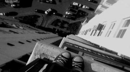 Police officer’s wife throws herself off fifth floor in Baku