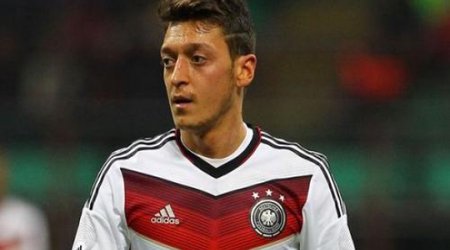 Özil: "Dünyanın ən yaxşı pleymeykeriyəm"