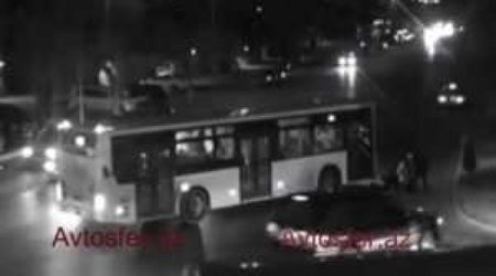 Bakıda sərnişin avtobusu dəhşət saçdı - VİDEO