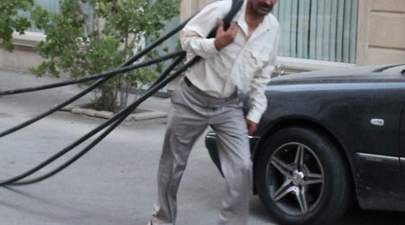 Milyonerlər məhəlləsindəki kasıb şair - FOTOLAR