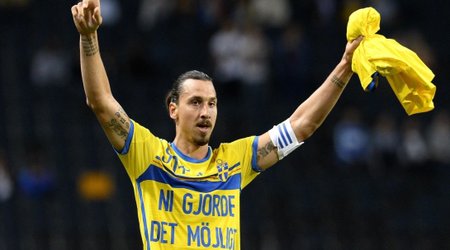 Rule No.1: You don't touch Zlatan. Rule No.2: You DON'T touch ZLATAN! - VIDEO