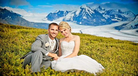 Couple take stunning viral wedding photos on top of an Alaskan glacier - PHOTO