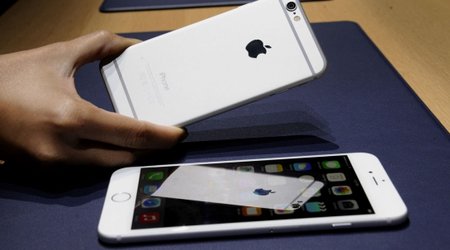 Apple’s New IPhones Face Up to 4 Week Shipping Delays