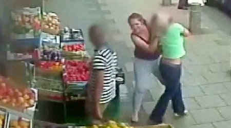 Jumps out of a car, grabs another driver by her hair - PHOTO+VIDEO