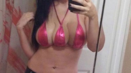 TRIPLE-BREASTED woman who spent £12,000 on getting third boob - PHOTO+VIDEO