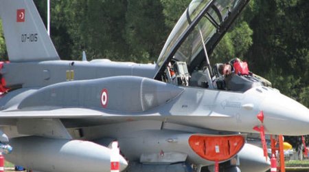 Azeri pilots fly F-16's in joint drills with Turkey