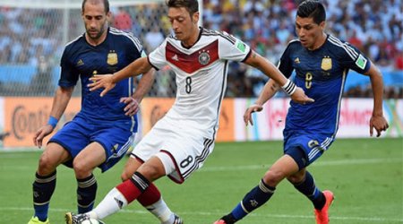 Mesut Özil şoku: uzun müddətlik sıradan çıxdı