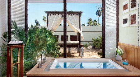 10 of the world's splashiest hotel bathrooms - PHOTO